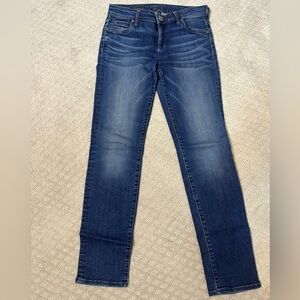 Sz 2 Kut from the Kloth Catherine Boyfriend medium wash light whisker jeans